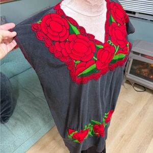 Vintage off Black cotton Midi Dress Red Green Floral Embroidery Mexico S